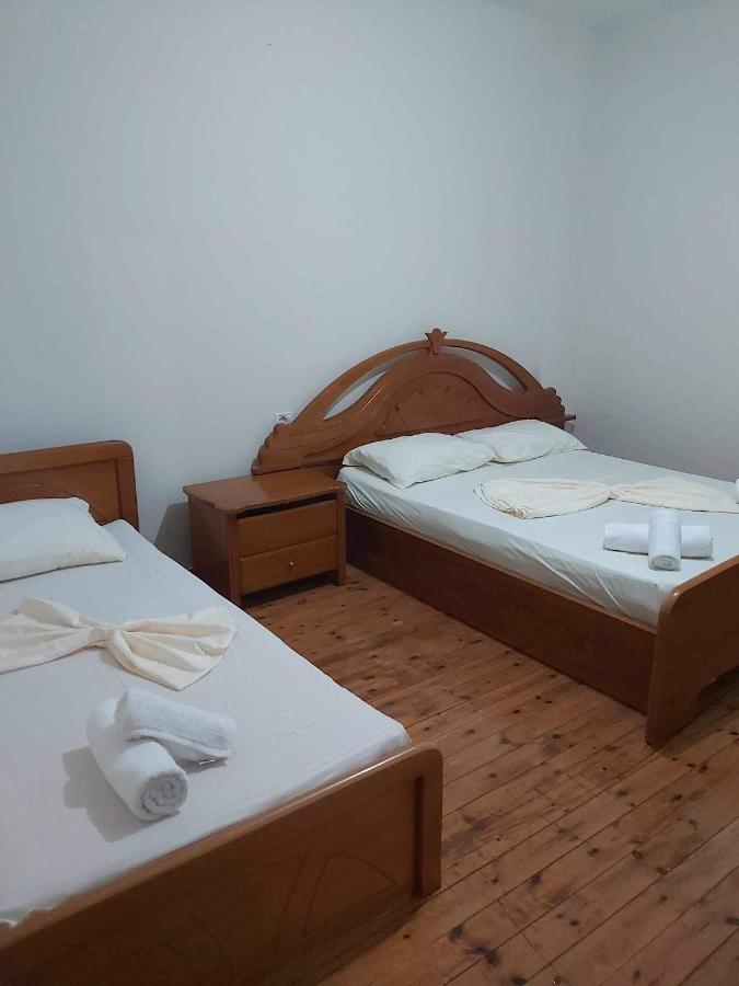 White Panorama Apartment Sarandë Esterno foto