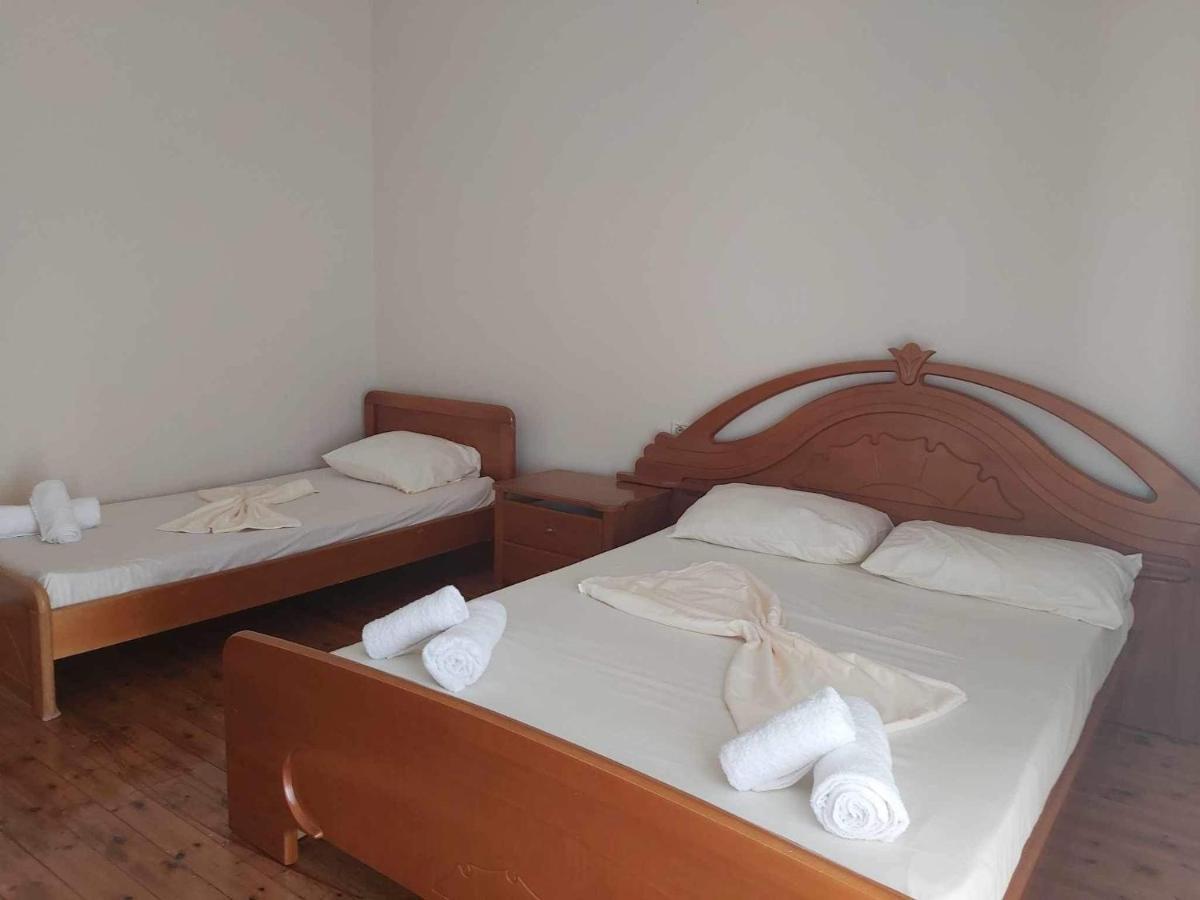 White Panorama Apartment Sarandë Esterno foto
