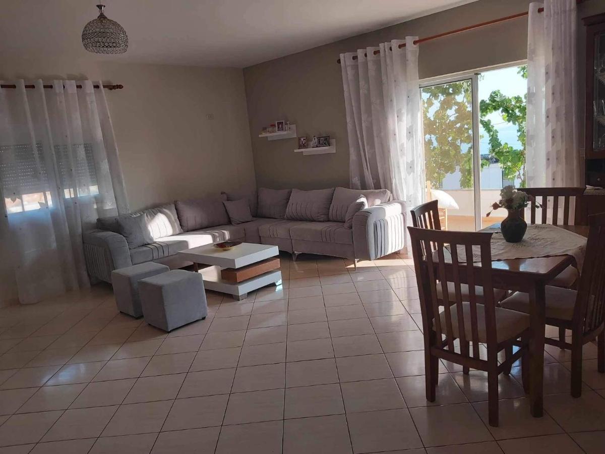 White Panorama Apartment Sarandë Esterno foto