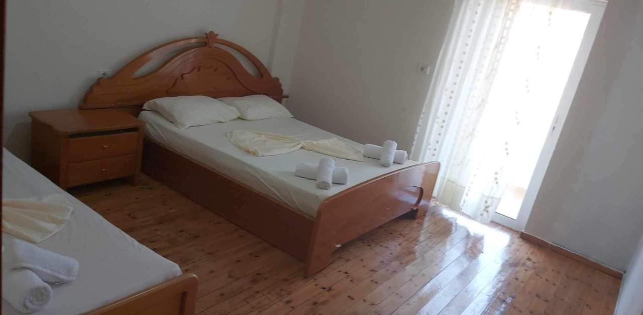 White Panorama Apartment Sarandë Esterno foto