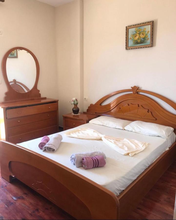 White Panorama Apartment Sarandë Esterno foto